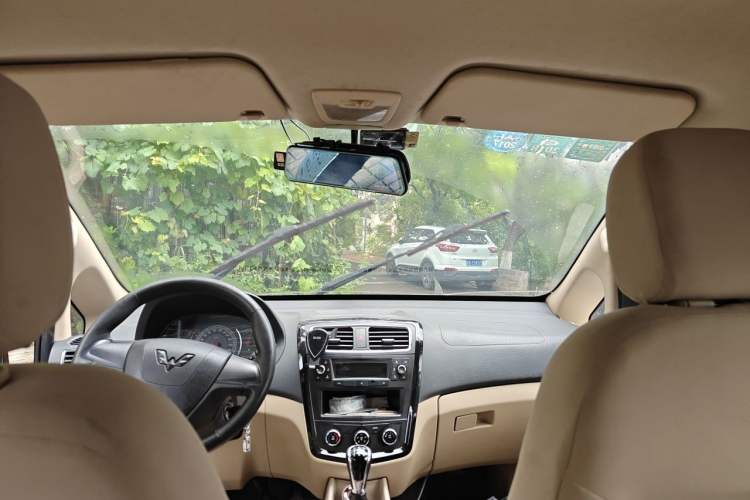 Used Wuling Zhengcheng 2015 1.8L Luxury Model LJ479QE2 Headliner