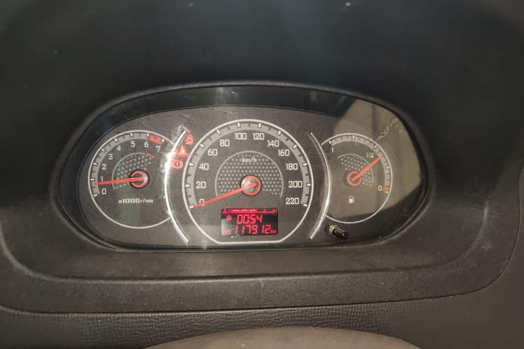 Used Wuling Zhengcheng 2015 1.8L Luxury Model LJ479QE2 Instrument Cluster