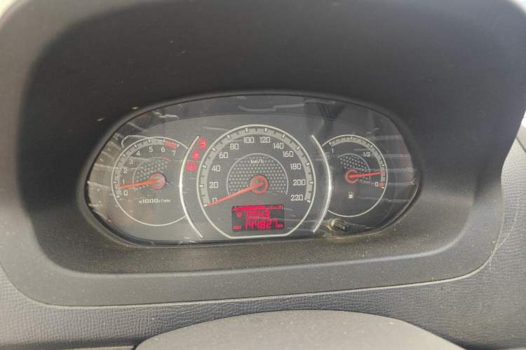 Used Wuling Zhengcheng 2015 1.8L Comfort Model LJ479QE2 Instrument Cluster