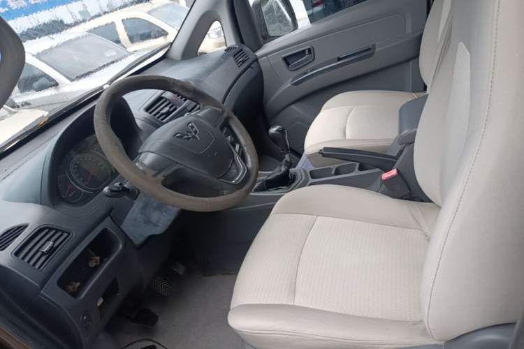 Used Wuling Zhengcheng 2015 1.5L Comfort L3C Left Front Seat