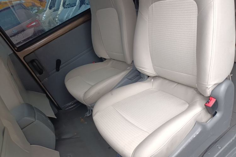Used Wuling Zhengcheng 2015 1.5L Comfort L3C Left Rear Seat