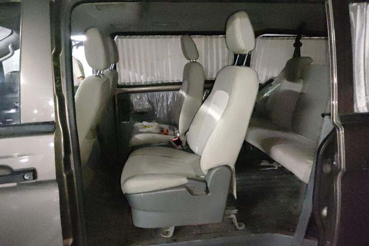 Used Wuling Zhengcheng 2015 1.8L Comfort Model LJ479QE2 Left Rear Seat