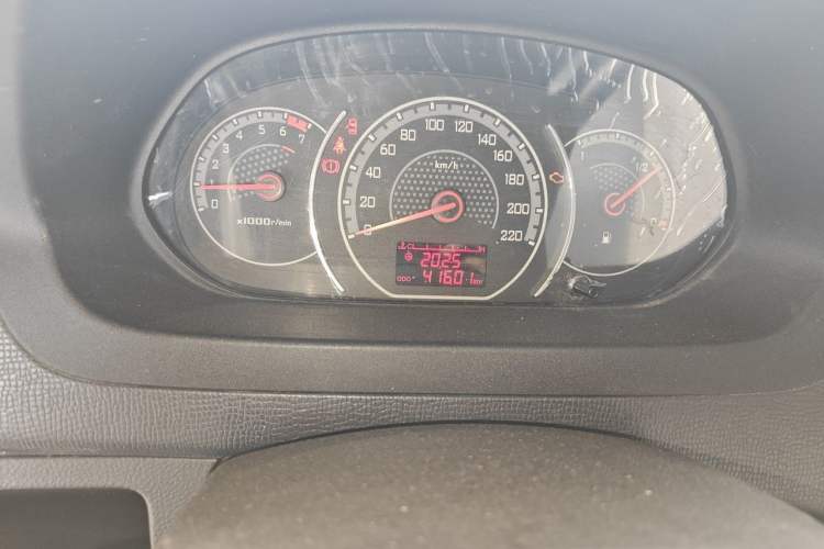 Used Wuling Zhengcheng 2015 1.5L Comfort L3C Odometer Close Up