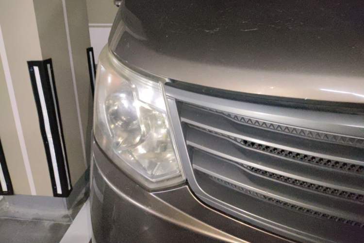 Used Wuling Zhengcheng 2015 1.8L Comfort Model LJ479QE2 Right Front Headlight