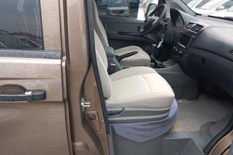 Used Wuling Zhengcheng 2015 1.5L Comfort L3C Right Front Seat