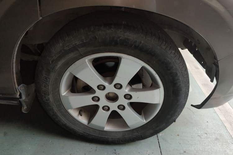 Used Wuling Zhengcheng 2015 1.8L Luxury Model LJ479QE2 Right Front Wheel Hub