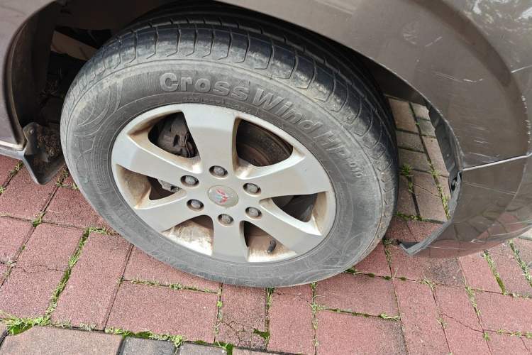 Used Wuling Zhengcheng 2015 1.8L Luxury Model LJ479QE2 Right Front Wheel Hub