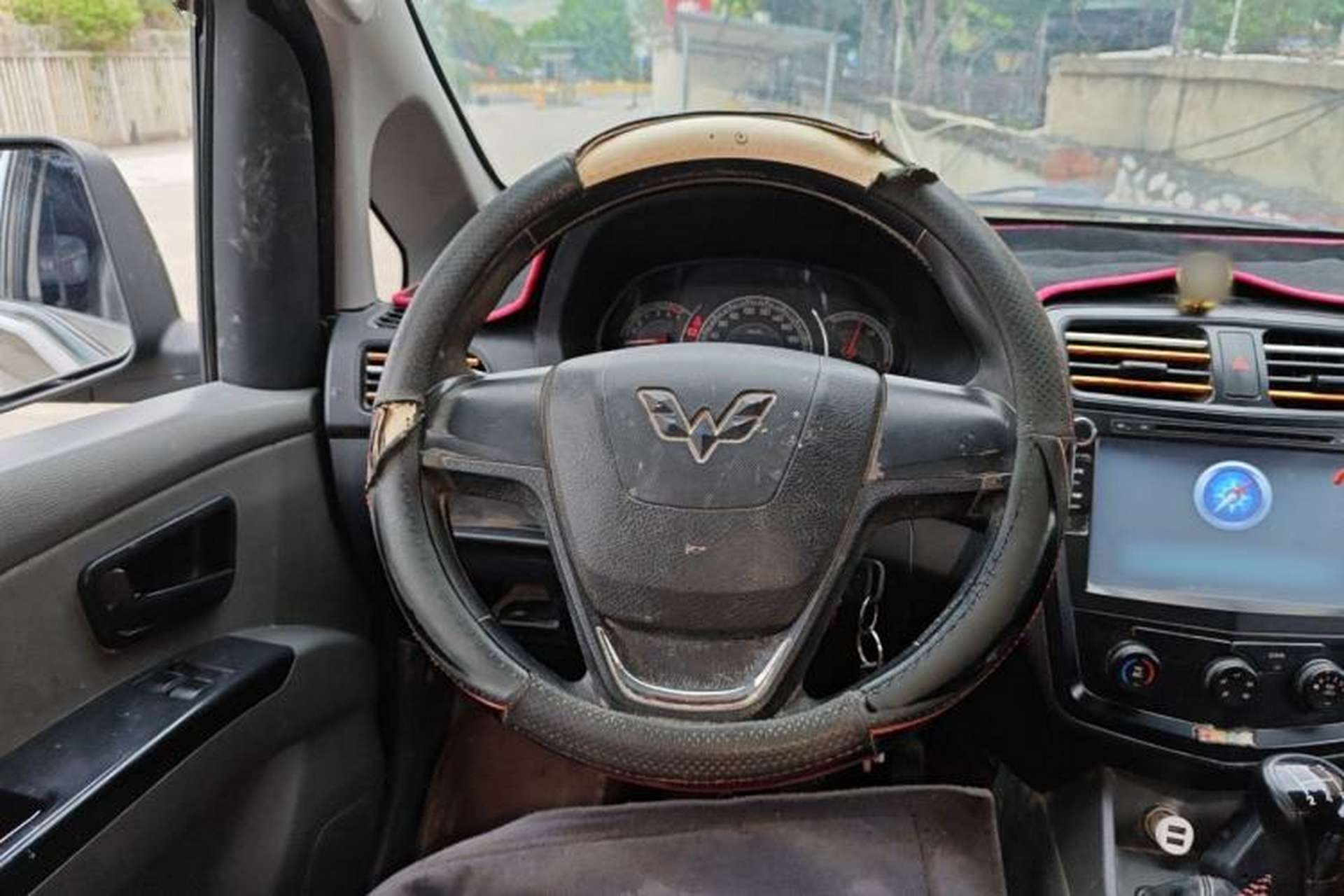 Used Wuling Zhengcheng 2015 1.8L Comfort Model LJ479QE2 Steering Wheel