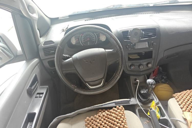 Used Wuling Zhengcheng 2015 1.5L Comfort L3C Steering Wheel