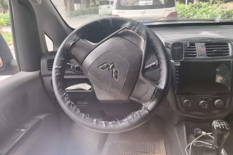 Used Wuling Zhengcheng 2015 1.5L Comfort L3C Steering Wheel