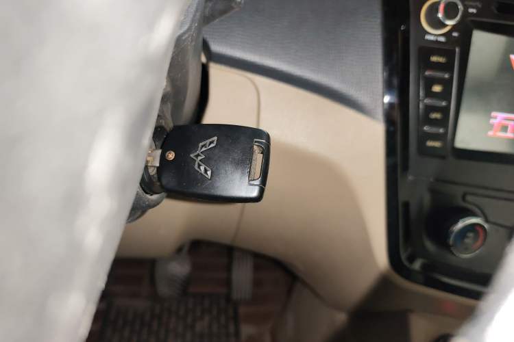 Used Wuling Zhengcheng 2015 1.8L Luxury Model LJ479QE2 Vehicle Key