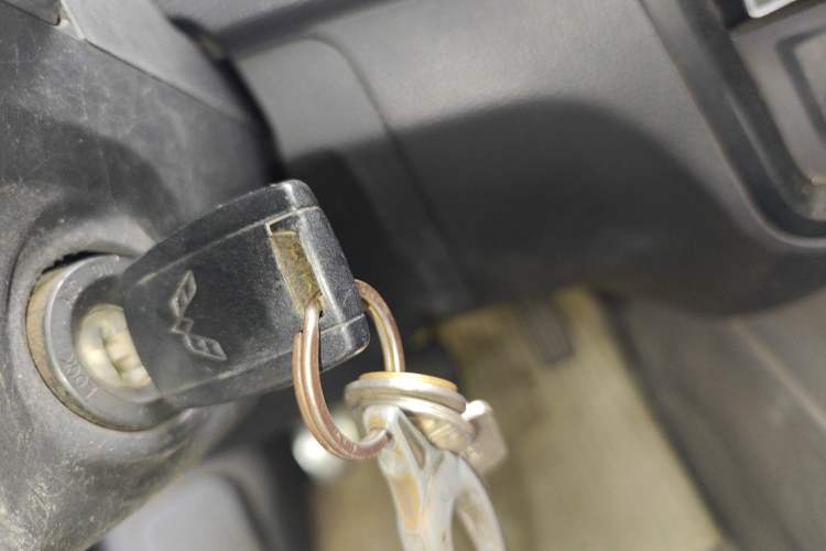 Used Wuling Zhengcheng 2015 1.8L Comfort Model LJ479QE2 Vehicle Key