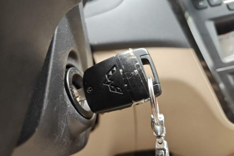 Used Wuling Zhengcheng 2015 1.8L Luxury Model LJ479QE2 Vehicle Key