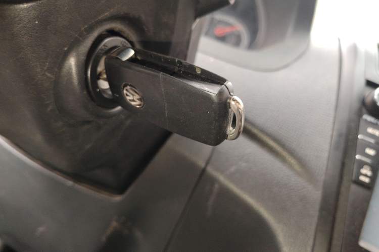 Used Wuling Zhengcheng 2015 1.5L Comfort L3C Vehicle Key