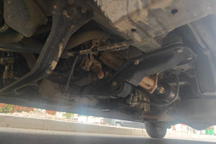 Used Wuling Zhengcheng 2015 1.5L Comfort L3C Chassis Front Left