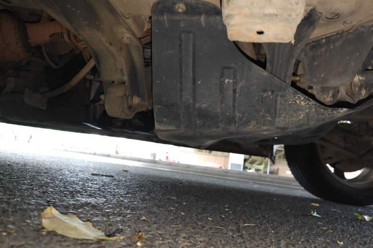 Used Wuling Zhengcheng 2015 1.8L Comfort Model LJ479QE2 Chassis Front Right
