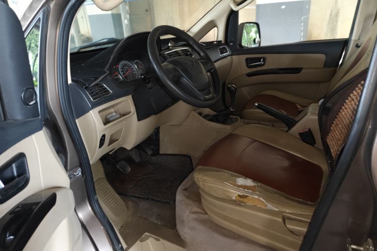 Used Wuling Zhengcheng 2015 1.8L Comfort Model LJ479QE2 Driver Seat