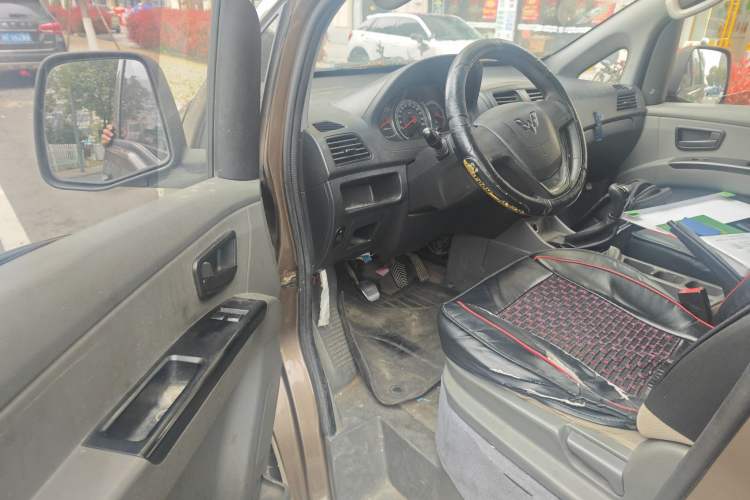Used Wuling Zhengcheng 2015 1.5L Comfort L3C Driver Seat