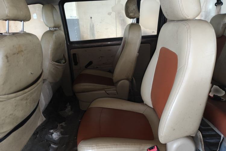 Used Wuling Zhengcheng 2015 1.8L Comfort Model LJ479QE2 Left Rear Seat