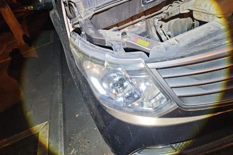 Used Wuling Zhengcheng 2015 1.5L Comfort L3C Right Front Headlight