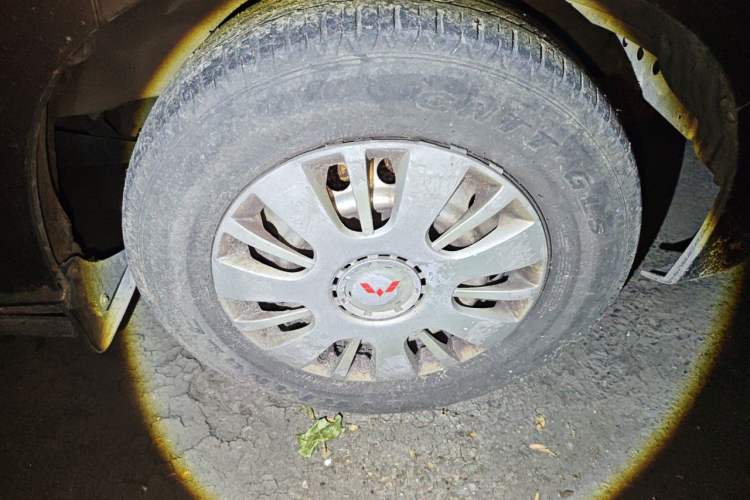 Used Wuling Zhengcheng 2015 1.5L Comfort L3C Right Front Wheel Hub