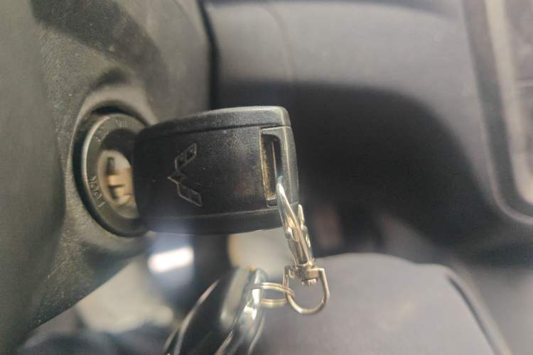 Used Wuling Zhengcheng 2015 1.5L Comfort L3C Vehicle Key
