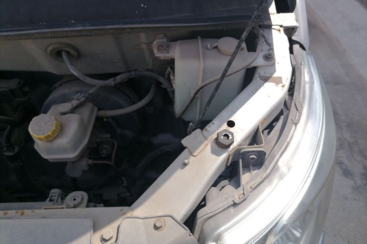 Used Wuling Zhengcheng 2015 1.5L Comfort L3C Engine Bay Left