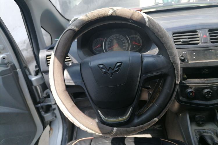 Used Wuling Zhengcheng 2015 1.5L Comfort L3C Steering Wheel