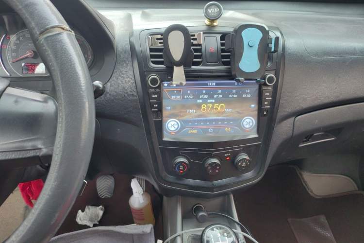 Used Wuling Zhengcheng 2015 1.8L Comfort Model LJ479QE2 Audio And AC Panel