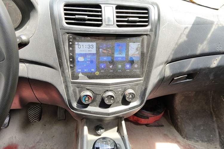 Used Wuling Zhengcheng 2015 1.8L Comfort Model LJ479QE2 Audio And AC Panel