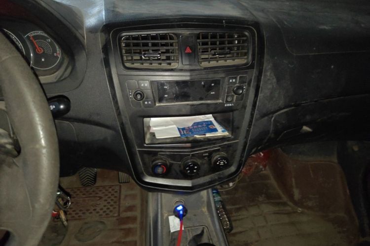 Used Wuling Zhengcheng 2015 1.5L Comfort L3C Audio And AC Panel