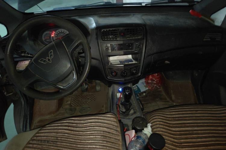 Used Wuling Zhengcheng 2015 1.5L Comfort L3C Center Console