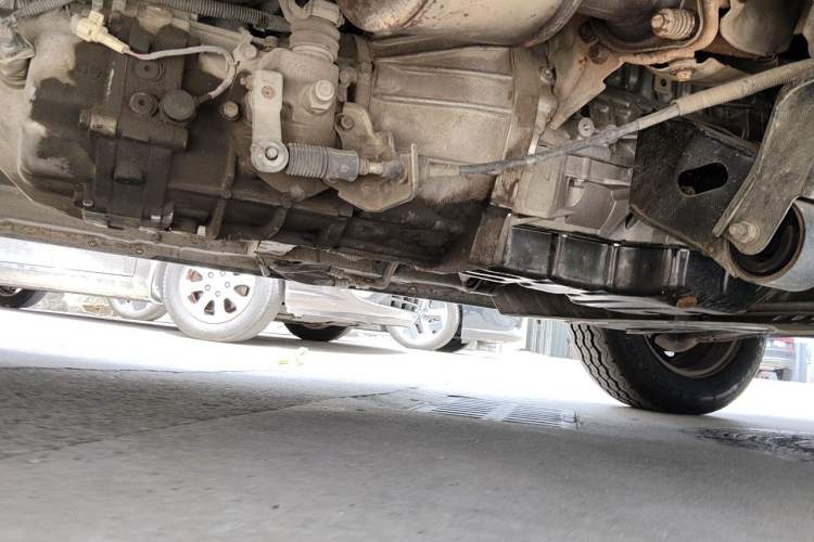 Used Wuling Zhengcheng 2015 1.8L Comfort Model LJ479QE2 Chassis Front Right