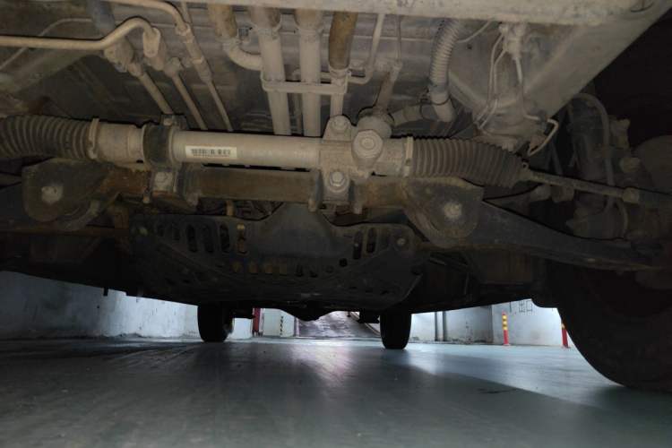 Used Wuling Zhengcheng 2015 1.5L Comfort L3C Chassis Front