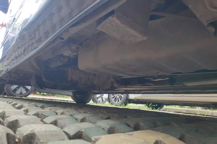 Used Wuling Zhengcheng 2015 1.8L Comfort Model LJ479QE2 Chassis Rear Left