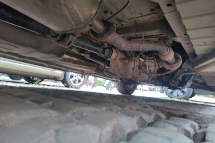 Used Wuling Zhengcheng 2015 1.8L Comfort Model LJ479QE2 Chassis Rear Right