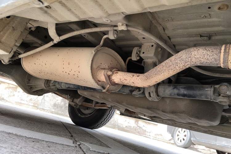 Used Wuling Zhengcheng 2015 1.8L Comfort Model LJ479QE2 Chassis Rear Right