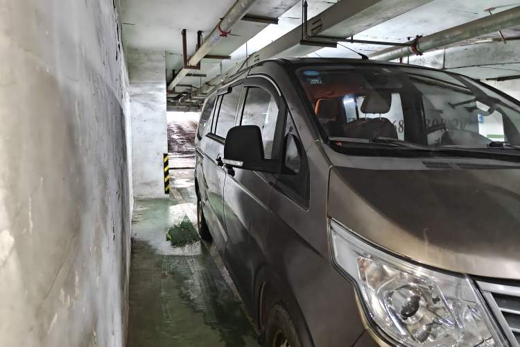 Used Wuling Zhengcheng 2015 1.5L Comfort L3C Front Right 45 Deg
