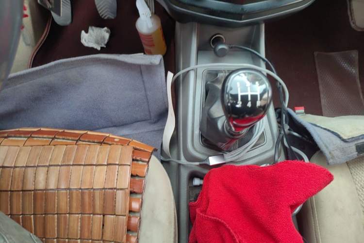 Used Wuling Zhengcheng 2015 1.8L Comfort Model LJ479QE2 Gear Lever