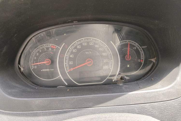Used Wuling Zhengcheng 2015 1.8L Comfort Model LJ479QE2 Instrument Cluster