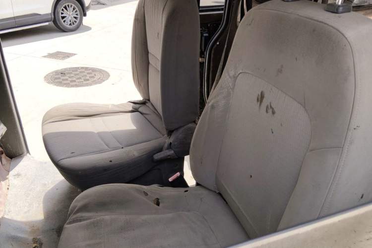 Used Wuling Zhengcheng 2015 1.8L Comfort Model LJ479QE2 Left Rear Seat