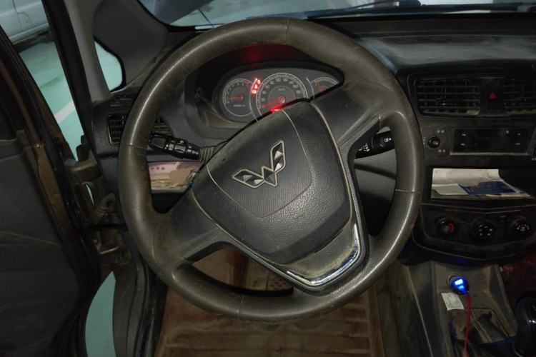 Used Wuling Zhengcheng 2015 1.5L Comfort L3C Steering Wheel