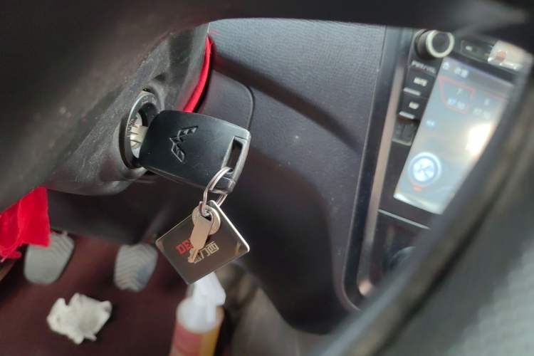 Used Wuling Zhengcheng 2015 1.8L Comfort Model LJ479QE2 Vehicle Key