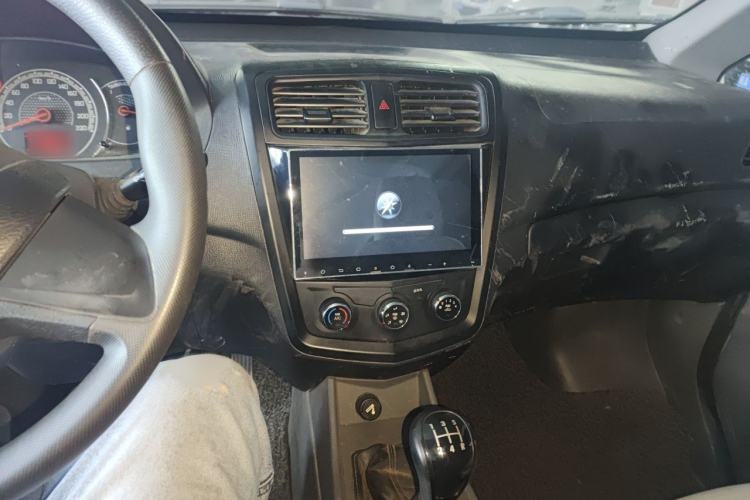 Used Wuling Zhengcheng 2015 1.5L Comfort L3C Audio And AC Panel