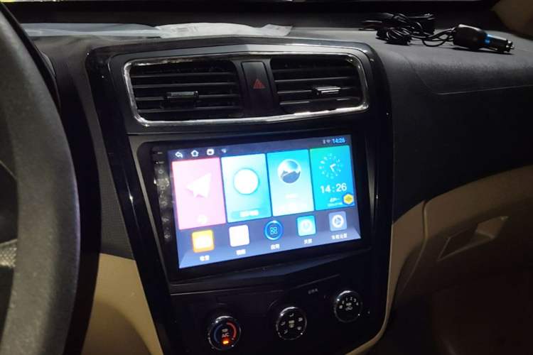 Used Wuling Zhengcheng 2015 1.8L Luxury Model LJ479QE2 Audio And AC Panel