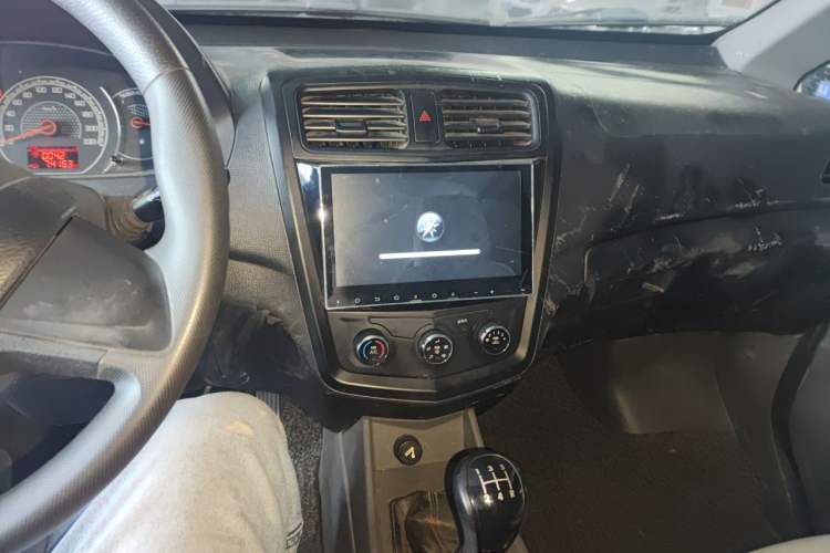 Used Wuling Zhengcheng 2015 1.5L Comfort L3C Audio And AC Panel