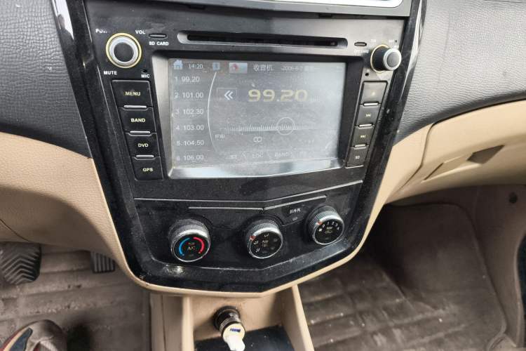 Used Wuling Zhengcheng 2015 1.8L Luxury Model LJ479QE2 Audio And AC Panel