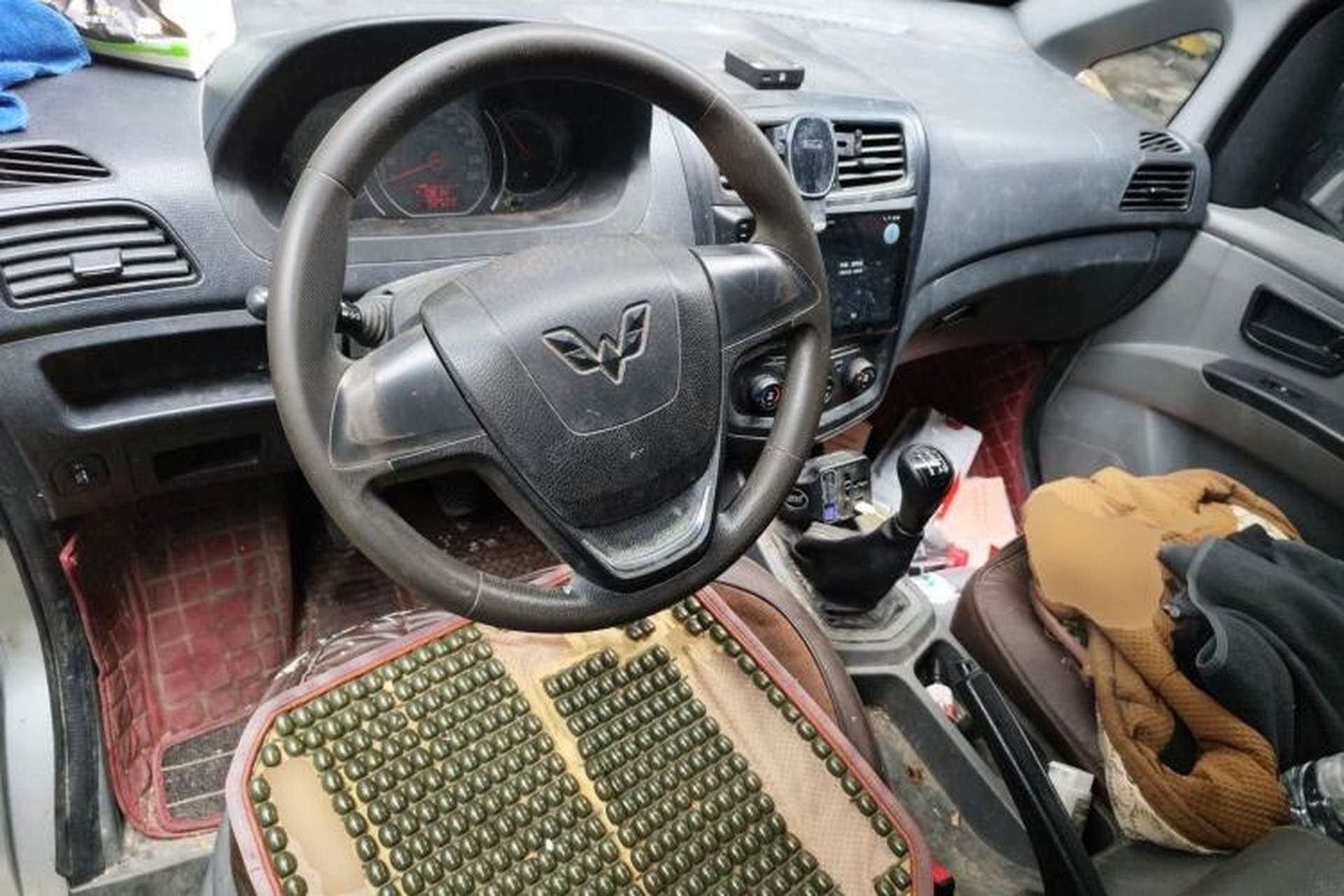 Used Wuling Zhengcheng 2015 1.8L Comfort Model LJ479QE2 Center Console