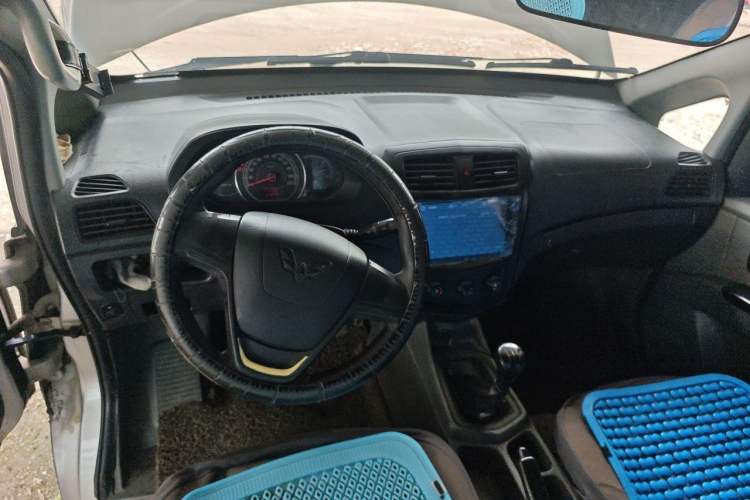 Used Wuling Zhengcheng 2015 1.5L Comfort L3C Center Console