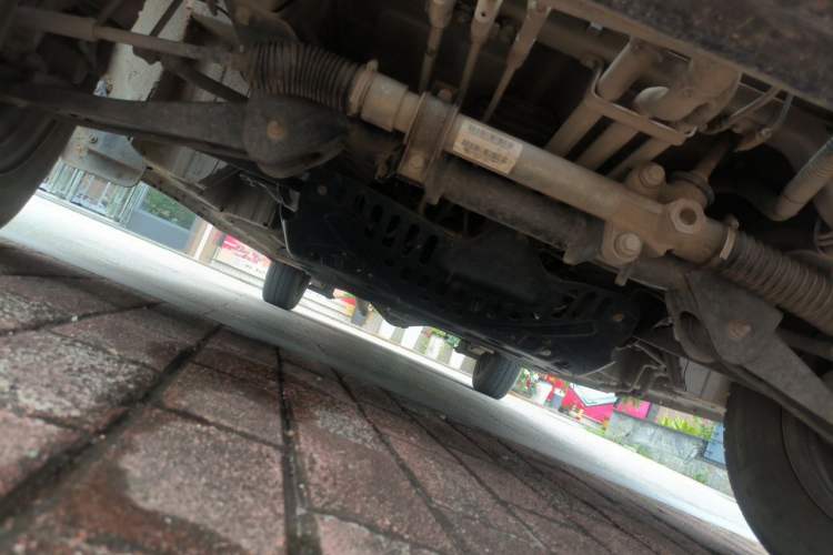 Used Wuling Zhengcheng 2015 1.8L Comfort Model LJ479QE2 Chassis Front